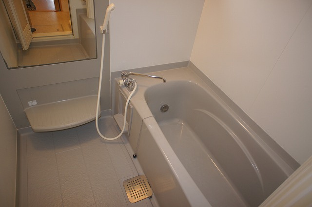 リビングタウンひたち野 Ｂの浴室