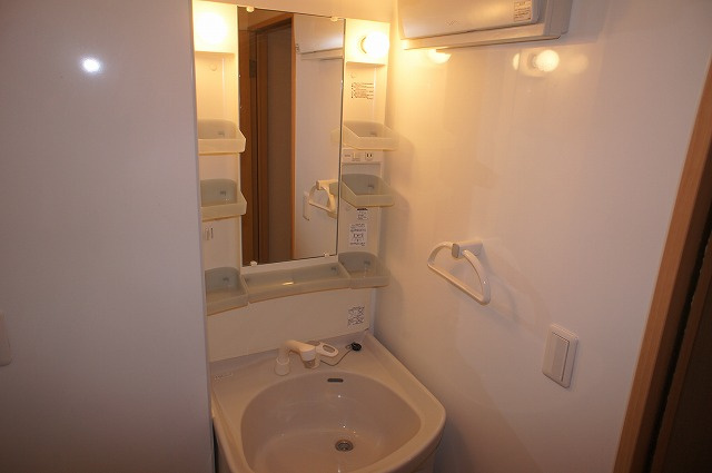 リビングタウンひたち野 Ｂの独立洗面台