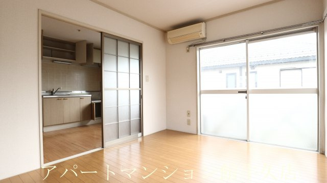 ハイツ・若草の居間・リビング