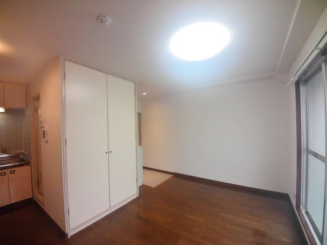 クラシス王子公園の居間・リビング