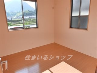 広島市安佐北区亀山１丁目のアパートの寝室