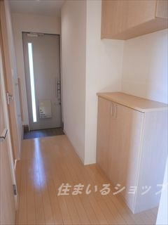広島市安佐北区亀山１丁目のアパートの玄関|シューズボックス