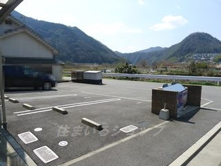 広島市安佐北区亀山１丁目のアパートの駐車場