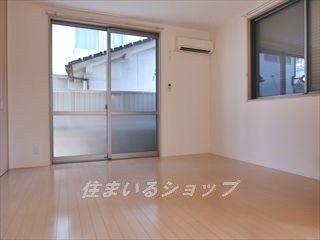 広島市安佐北区亀山１丁目のアパートの居間・リビング