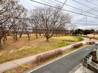 【前面道路含む現地写真】 | 千葉市若葉区桜木町3丁目　中古戸建 | 視界が開けていて眺めも最高です♪♪