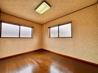 【洋室】 | 千葉市若葉区桜木町3丁目　中古戸建 | 明るい日差しに包まれる、快適な空間
陽光あふれる明るい室内です！