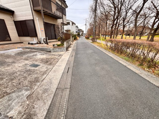 【前面道路含む現地写真】 | 千葉市若葉区桜木町3丁目　中古戸建 | 全面が開けておる東向きの接道になります！