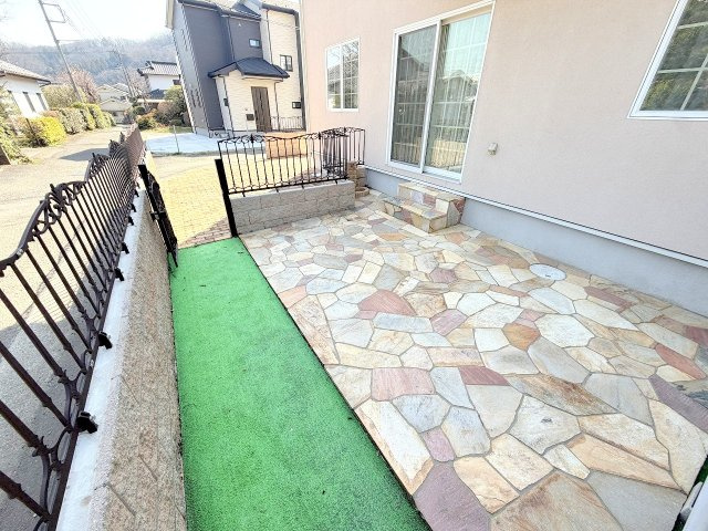 あきる野市伊奈　中古戸建の庭