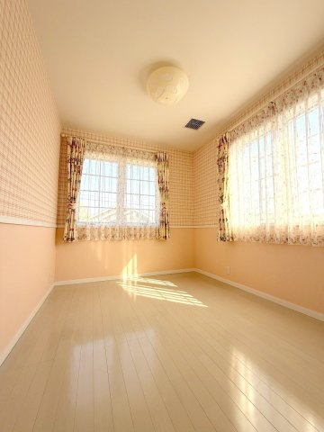 あきる野市伊奈　中古戸建の洋室