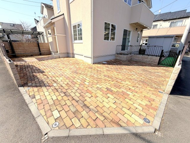 あきる野市伊奈　中古戸建の駐車場