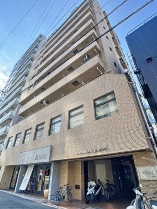 新宿区市谷薬王寺町の賃貸マンションの外観