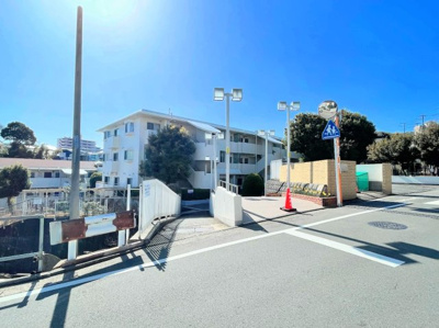【外観】 | コスモ白根公園B棟 | ◆管理体制良好なマンションです。清潔感のあるエントランスに開放感のある住環境。