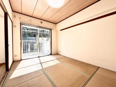 【和室】 | コスモ白根公園B棟 | ◆住宅ローンのご相談や周辺環境のご案内も含め、ローンに詳しい、地元に詳しいスタッフがお出迎えさせていただきます。お気軽にご相談ください。