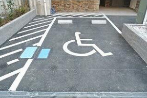 【駐車場】