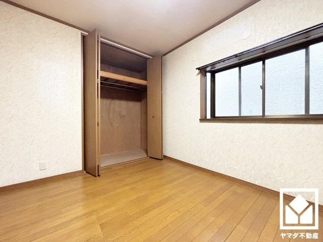 尼崎市東園田町3丁目の洋室