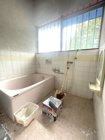 目印になる青い家　人と被らない住まいの浴室|日々の疲れを癒すお風呂付です