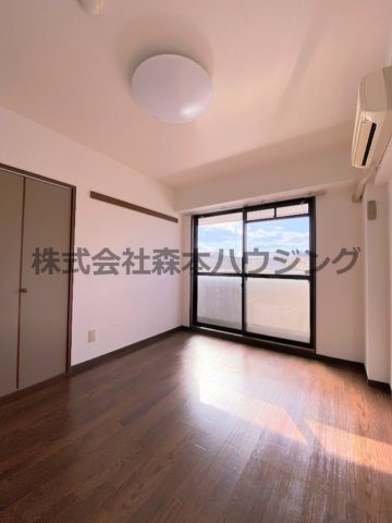 【洋室】 | 　スタジオM | 明るい洋室です