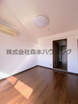 【洋室】 | 　スタジオM | 広々とした洋室です