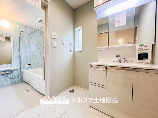 福生市福生　Ⅰ期　1号棟のランドリースペース|【Laundry space】
◆ランドリースペース◆広々した空間で雨の日でも十分に洗濯物を乾かすことが出来ます。バスルームには浴室換気乾燥機も付いているので重宝しますね。