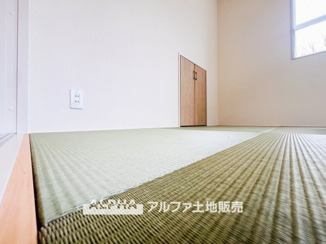 福生市福生　Ⅰ期　1号棟の和室|【Japanese-room】
◆和室◆畳のやさしい感触が心を落ち着かせる和室。日常の中に、ほっと一息つける場所を。