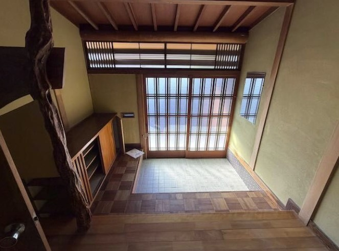 御井町貸家【キャッシュバック対象物件】の玄関