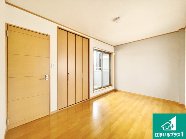 堺市堺区浅香山町　中古戸建の洋室|インナーバルコニーに面した洋室です♪