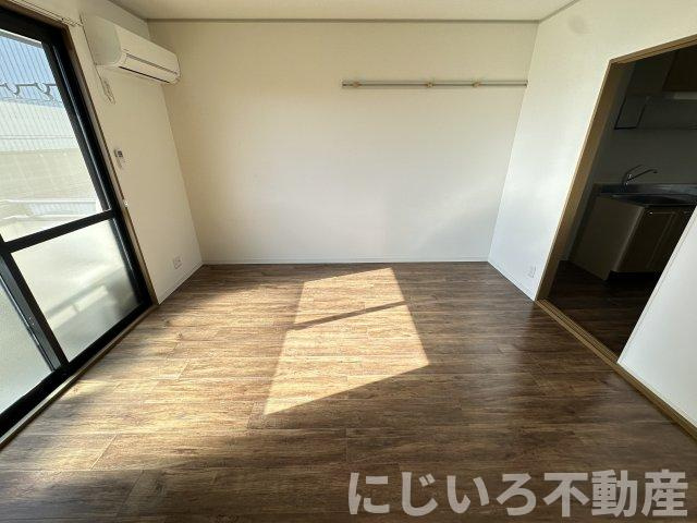 ハーバービュー金磯Cの居間・リビング