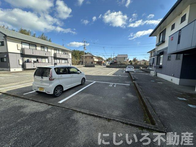 ハーバービュー金磯Cの駐車場