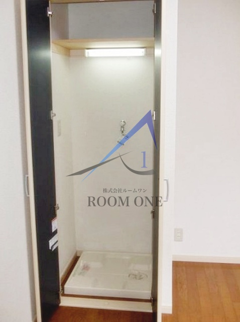 西井コーポの設備|洗濯機置き場です。