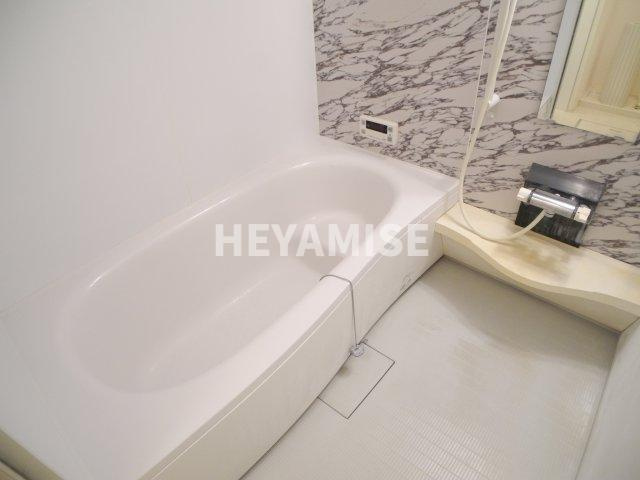 ヴェルジェ平間の浴室