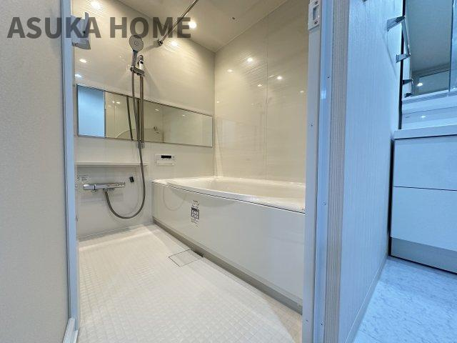 クイーンズガーデンサウスコートレジデンスのトイレ|新規交換済♪温水洗浄便座の最新トイレ設備です。