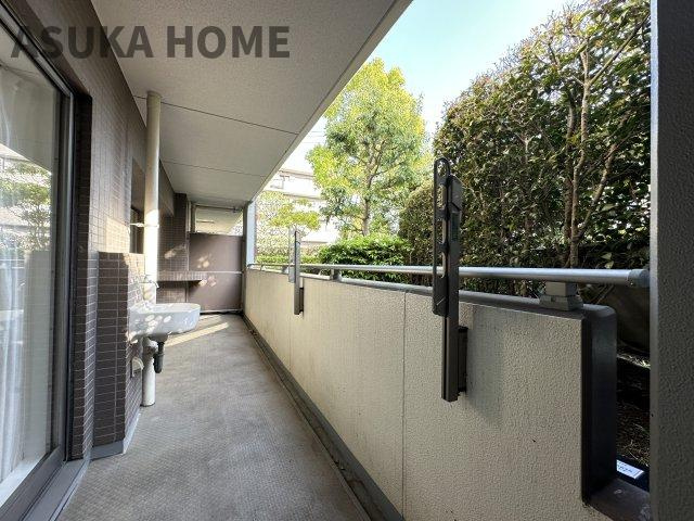 クイーンズガーデンサウスコートレジデンスの設備|不在時にもあると大変便利な宅配ボックスを完備。