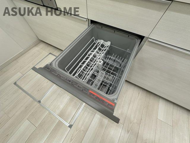 クイーンズガーデンサウスコートレジデンスの洋室|家族一人ひとりの大切なプライベート空間の居室。家具の配置のご相談は是非お任せください。