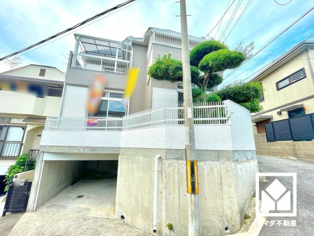 西宮市五月ケ丘の外観|阪急甲陽線「甲陽園」駅まで徒歩17分の立地。夙川駅行きの列車が発車する始発駅のため座席に座りやすく、快適な移動が可能です。