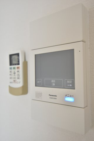 エレガンス岡崎のセキュリティ|モニター付きオートロック