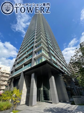 【外観】 | 【外観】地上37階建て、総戸数250戸。周囲の景観との調和に配慮された、超高層タワーマンション！！