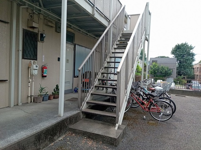 シティハイムヒルズ四葉Ⅱのエントランス