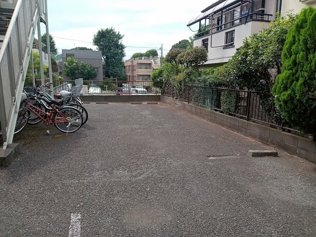 シティハイムヒルズ四葉Ⅱの駐車場