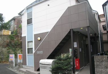 ピュア江古田のエントランス|出入り口