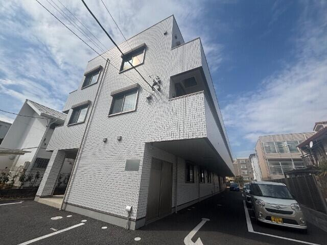 ファミリア一番館の外観
