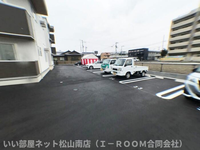 【駐車場】 | スペランツァ　ドゥーエ