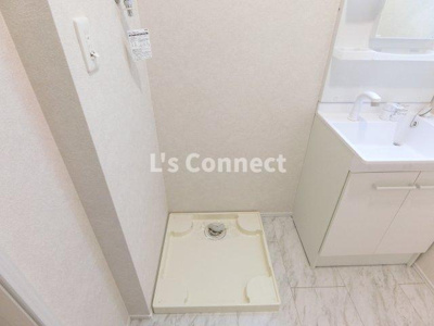 【設備】 | Ｍａｉｓｏｎ　Ｒｕｉｎａｒｔ | 室内洗濯機置き場には排水パン付き。