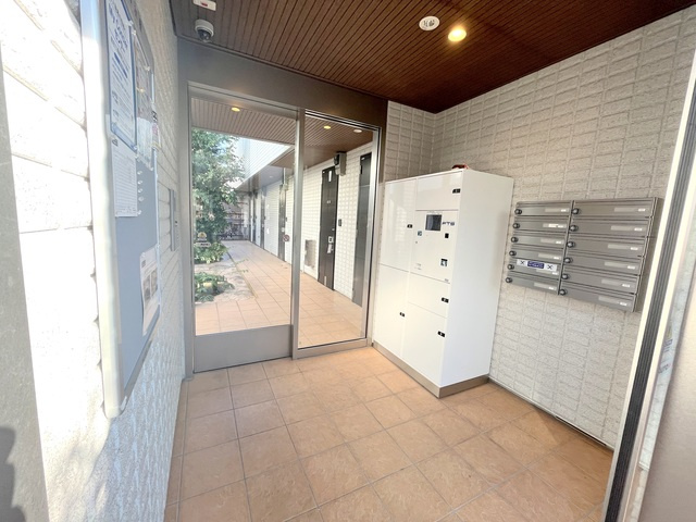 Ｐａｔｉｏ　山中　北棟のエントランス|★オートロックと宅配ボックス★