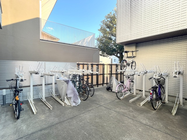Ｐａｔｉｏ　山中　北棟のその他共用部分|★駐輪スペース★