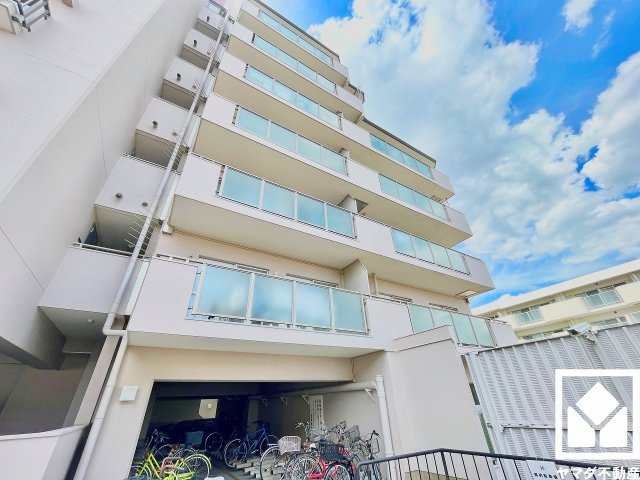 シーアイマンション夙川広田の外観|キッチンの横にはカウンターが設置されており、配膳や片付けがしやすい設計です。