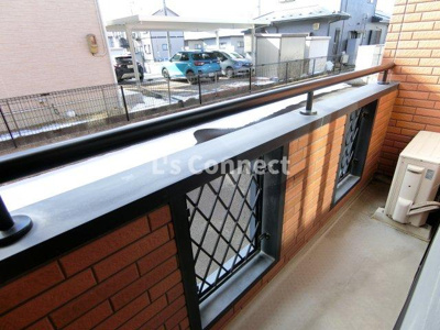 【バルコニー】 | クレメンティアＣ | 晴れた日には洗濯物もたくさん干せます。