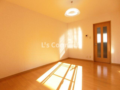 【内装】 | クレメンティアＣ | 居室と寝室を分けて生活できます。