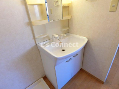 【洗面所】 | クレメンティアＣ | 朝の支度もスムーズな独立洗面台。