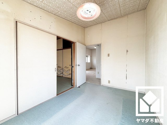 セントラル武庫之荘の子供部屋|お子様のお部屋などにも丁度良い広さです。約6帖の東側和室とは続き間になっており、一体利用も可能です。