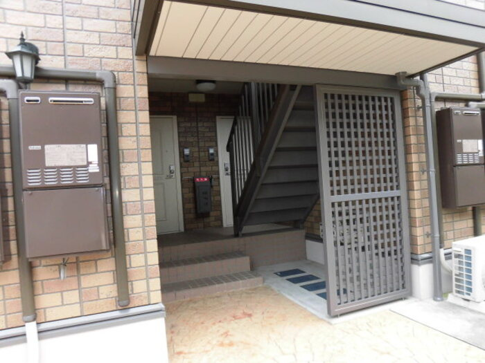 リビングタウン江戸屋敷　E棟のエントランス|綺麗なエントランスです♪